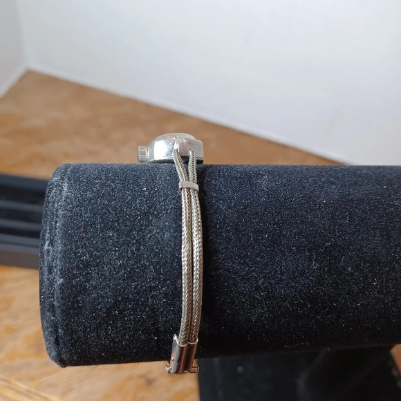 VINTAGE Hamilton Women's 10K Gold Filled Swiss Manual Wind Watch tested running - Picture 4 of 6